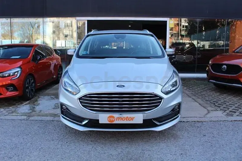 Usado Ford S-MAX Titanium 190 CV (139 kW) 2023 Gris / plata Monovolumen