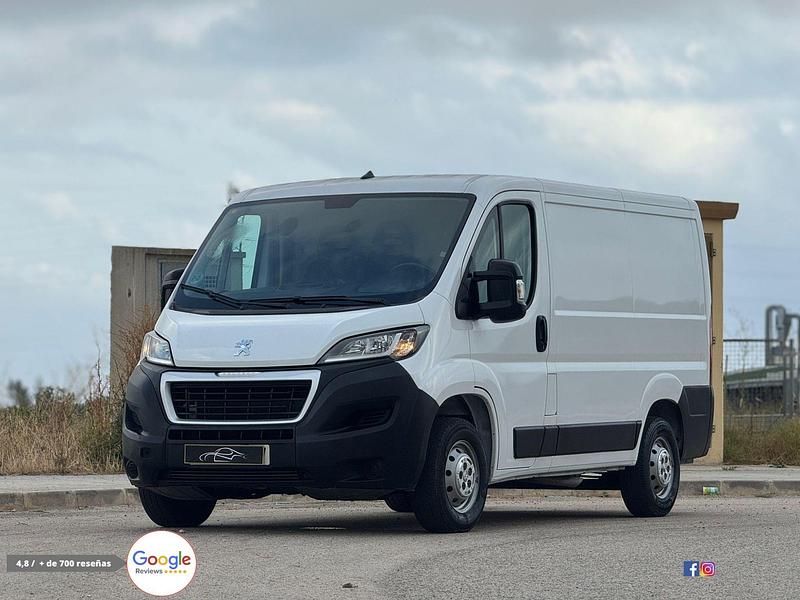Blanco Usado 2022 Peugeot Boxer S Van | 21.900 € (Un poco caro) - Imagen 1/4