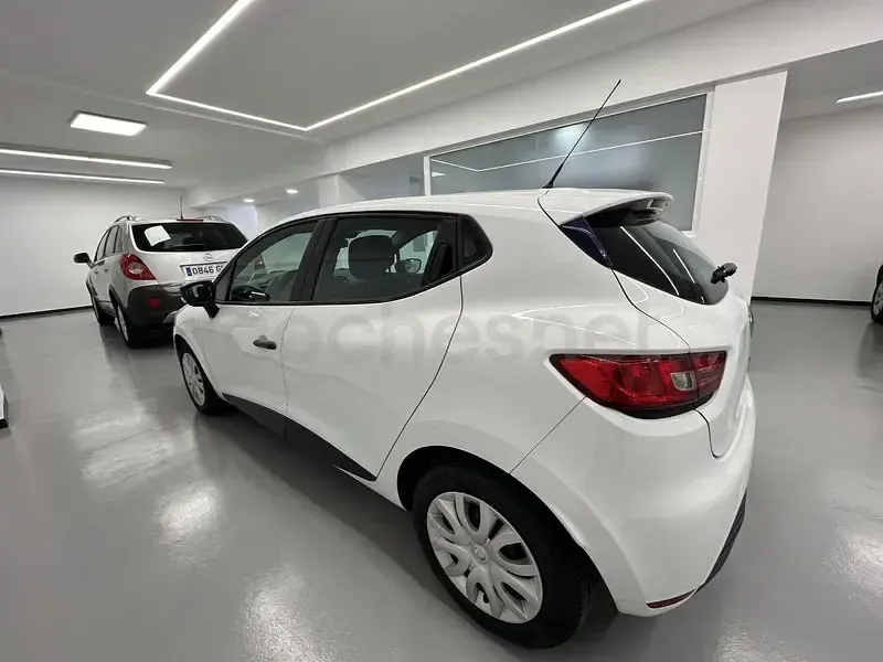 Usado Renault Clio IV Business 90 CV (66 kW) 2017 Blanco Berlina