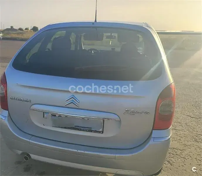Usado Citroën Xsara Picasso 110 CV (80 kW) 2009 Gris / plata Monovolumen