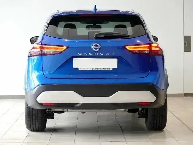Usado Nissan Qashqai N-Connecta 140 CV (102 kW) 2023 Magnetic blue + midnight black metalizado SUV