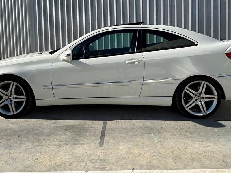 Usado Mercedes CLC220 150 CV (110 kW) 2011 Blanco Utilitario
