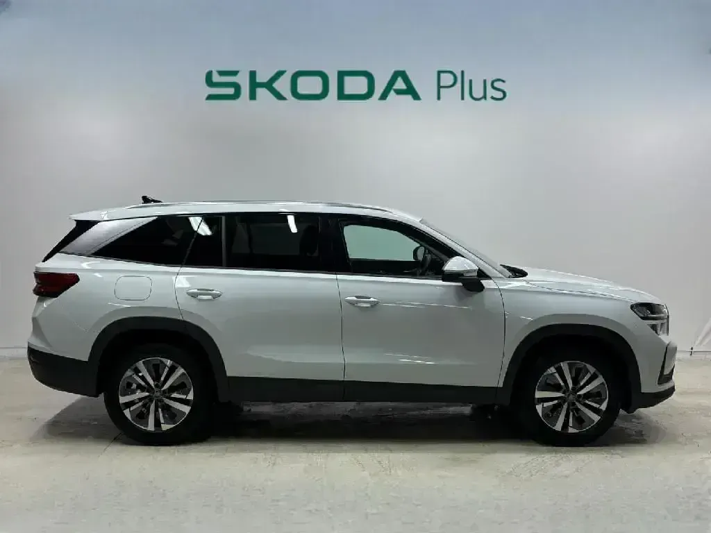 Usado Skoda Kodiaq Selection 150 HP (110 kW) 2025 Branco SUV