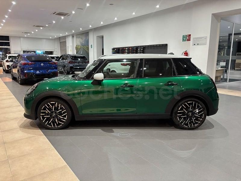 Usado Mini Cooper 114 kW (156 CV) 2025 Verde Utilitario