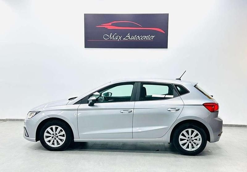 Usado Seat Ibiza Style 95 CV (69 kW) 2021 Plateado Utilitario