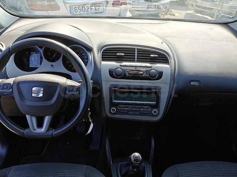 Usado Seat Altea 140 CV (102 kW) 2013 Negro Monovolumen