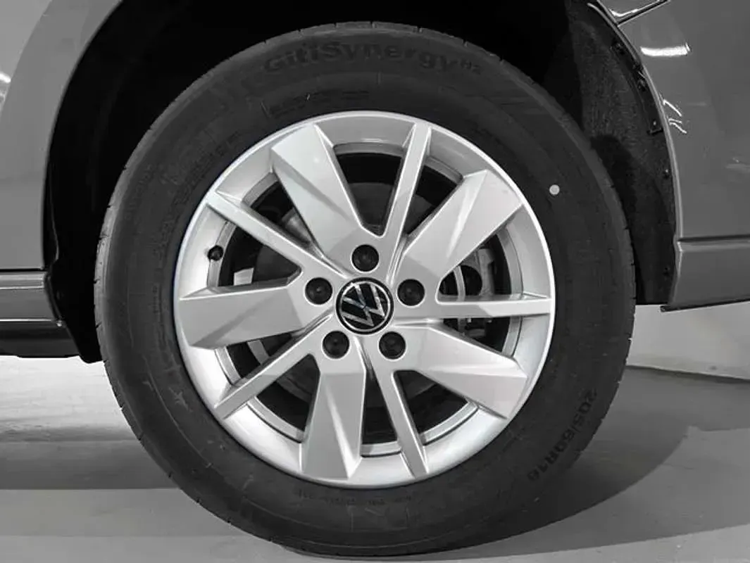 Usado VW Caddy Comfortline 102 CV (75 kW) 2024 Gris Monovolumen
