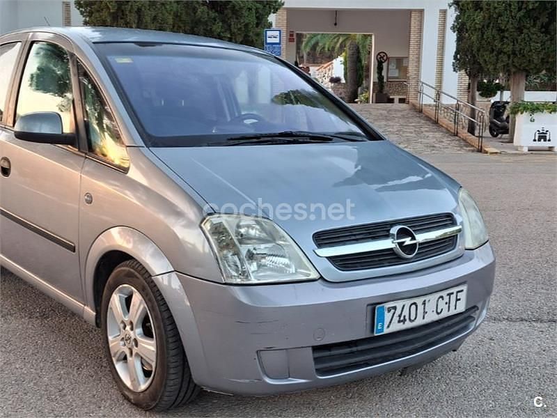 Gris / plata Usado 2005 Opel Meriva Monovolumen | 3000 € (Precio justo) - Imagen 1/4