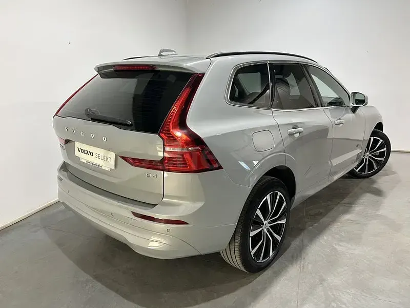 Usado Volvo XC60 Core 197 CV (144 kW) 2024 Gris / plata SUV