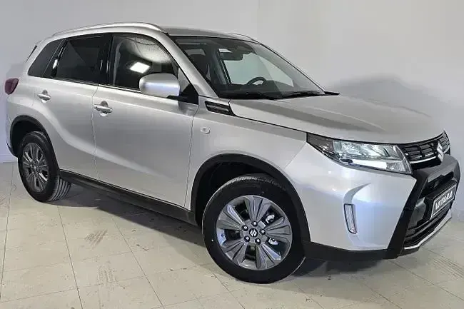 Nuevo Suzuki Vitara 110 CV (80 kW) 2026 Gris SUV