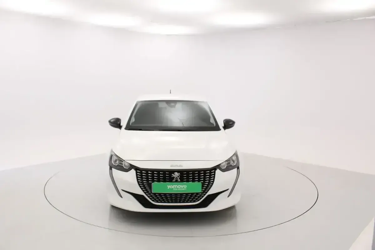 Usado Peugeot 208 Allure 102 CV (75 kW) 2022 Blanco Utilitario