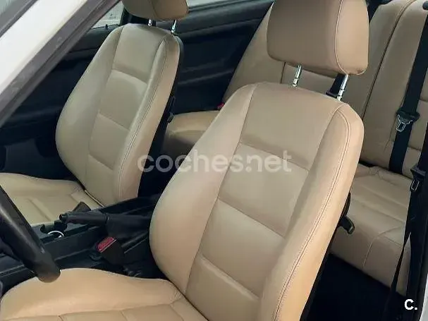 Usado BMW 318 140 CV (102 kW) 1995 Blanco Coupe