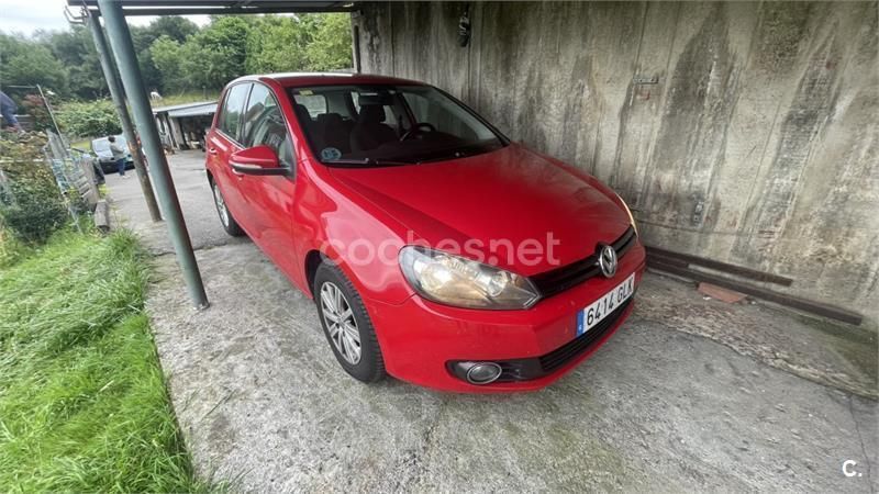 Rojo Usado 2009 VW Golf VI Advance Berlina | 8500 € (Precio justo) - Imagen 1/4