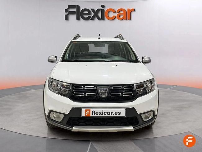 Usado Dacia Sandero Comfort 90 CV (66 kW) 2019 Blanco Utilitario