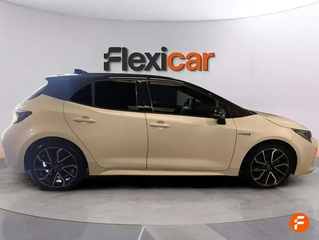 Usado Toyota Corolla Advance 179 CV (131 kW) 2019 Blanco Berlina