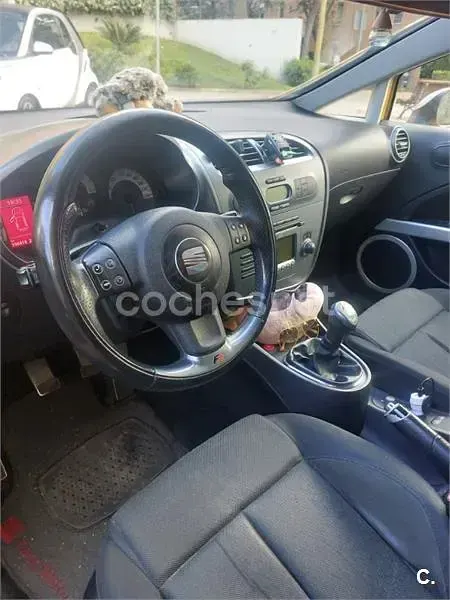 Usado Seat Leon FR 170 CV (125 kW) 2007 Amarillo Utilitario