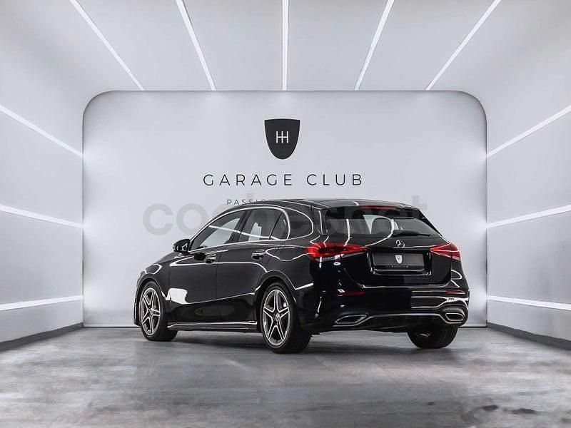 Usado Mercedes A180 AMG line 116 CV (85 kW) 2019 Negro Berlina