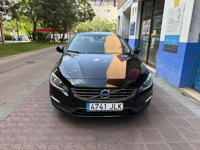 Usado Volvo S60 Kinetic 136 CV (100 kW) 2013 Negro Berlina