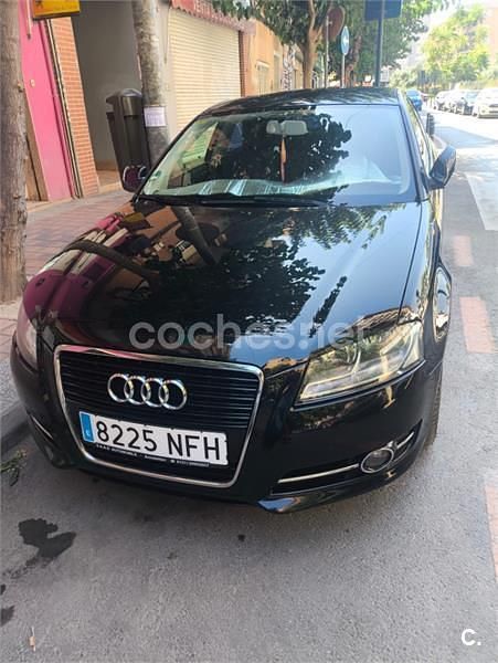 Usado Audi A3 Attraction 140 CV (102 kW) 2012 Negro Utilitario