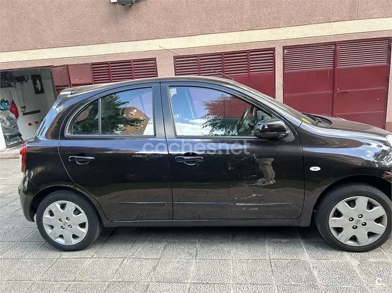 Usado Nissan Micra Acenta 80 CV (58 kW) 2011 Negro Utilitario