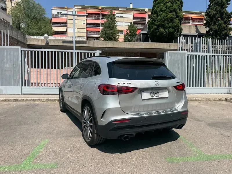 Usado Mercedes GLA35 AMG 306 CV (225 kW) 2022 Gris / plata SUV