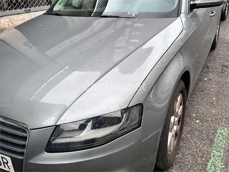 Usado Audi A4 160 HP (117 kW) 2008 Cinzento Sedan
