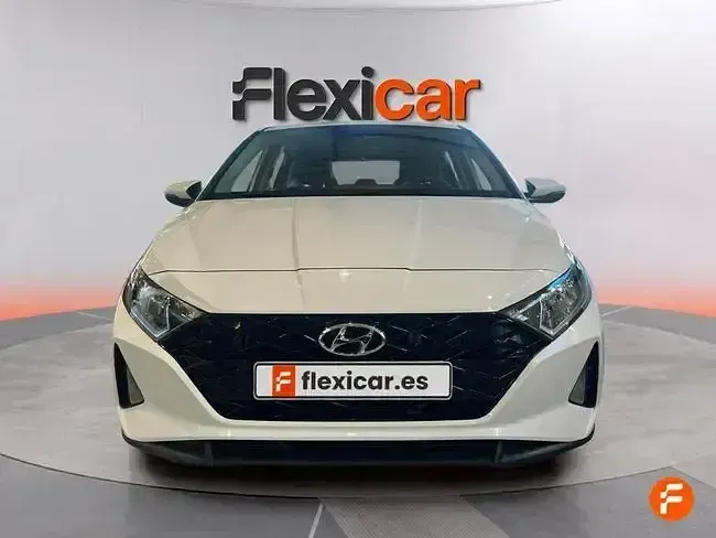 Usado Hyundai i20 100 CV (73 kW) 2022 Blanco Utilitario