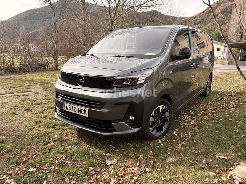 Usado Opel Zafira 177 CV (130 kW) 2025 Verde Monovolumen