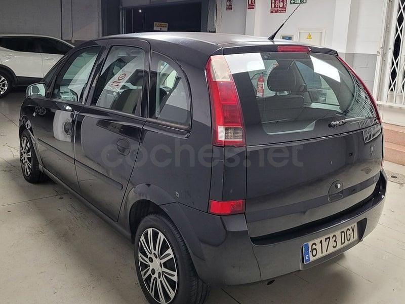 Usado Opel Meriva Cosmo 100 CV (73 kW) 2005 Negro Monovolumen