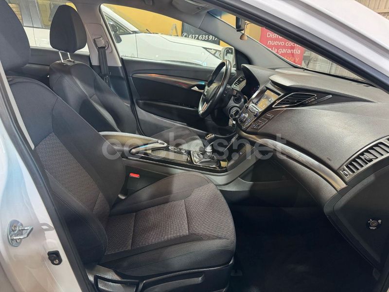 Usado Hyundai i40 116 CV (85 kW) 2019 Blanco Berlina