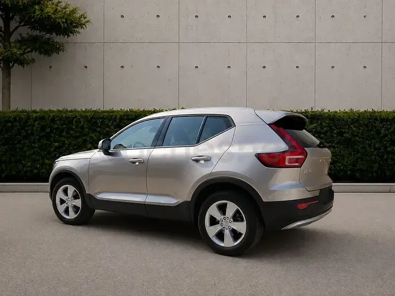Usado Volvo XC40 Core 163 CV (119 kW) 2024 Beige SUV
