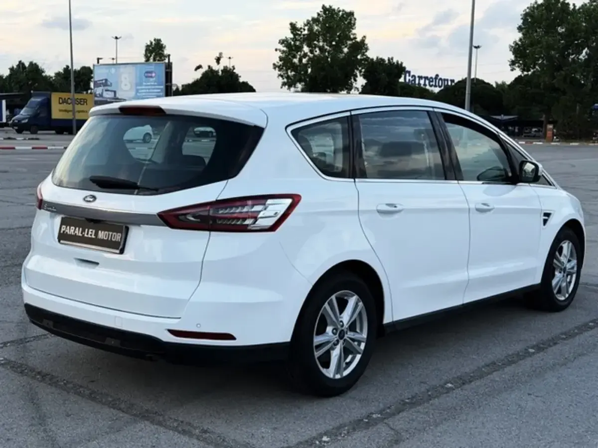 Usado Ford S-MAX Titanium 160 CV (117 kW) 2016 Blanco Monovolumen