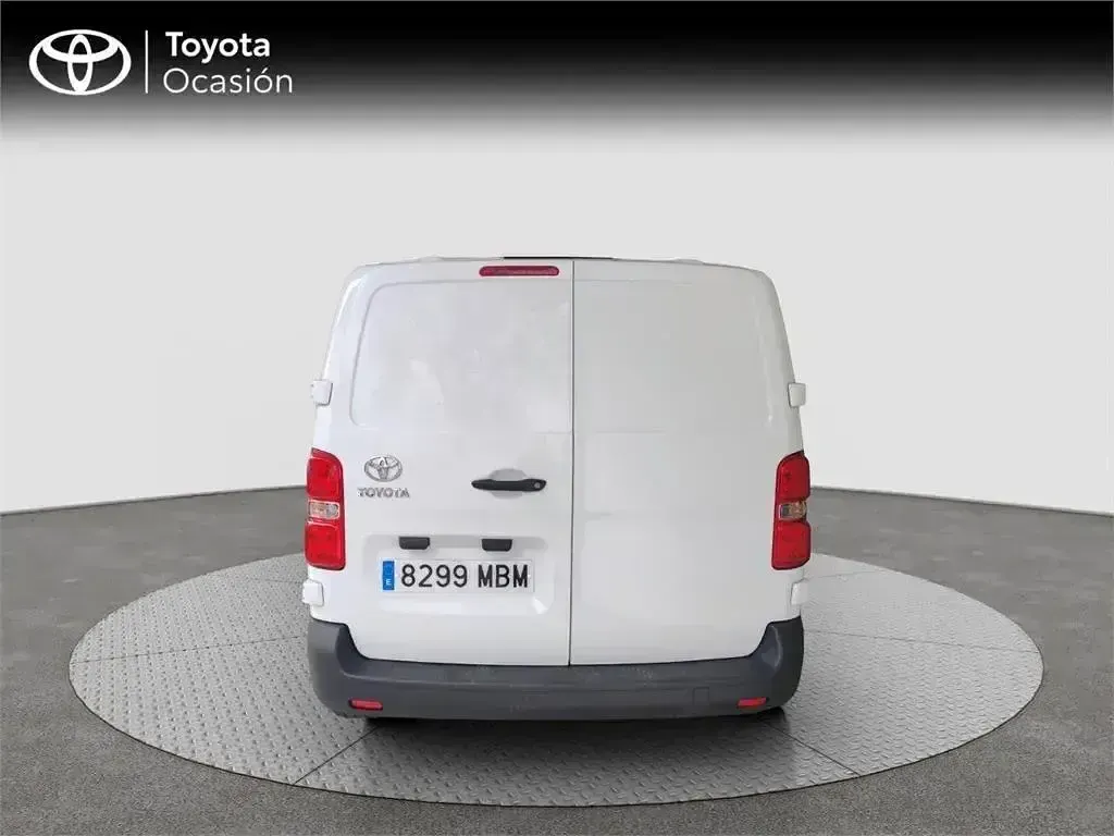 Usado Toyota Proace 102 CV (75 kW) 2022 Blanco Monovolumen