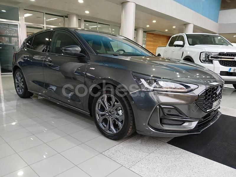 Nuevo Ford Focus ST-Line 125 CV (91 kW) 2025 Gris / plata Berlina