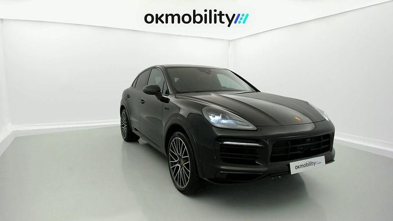 Usado Porsche Cayenne Platinum Edition 462 CV (339 kW) 2022 Negro cromita SUV