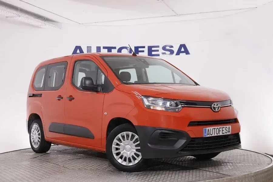 Usado Toyota Proace City City 130 CV (95 kW) 2023 Rojo Monovolumen