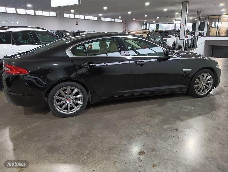Usado Jaguar XF Premium Luxury 200 CV (147 kW) 2013 Negro Berlina