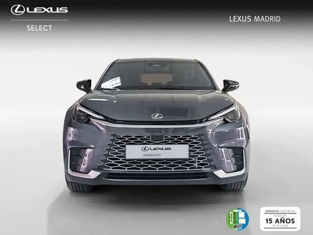 Usado Lexus LBX 136 CV (100 kW) 2025 Gris SUV