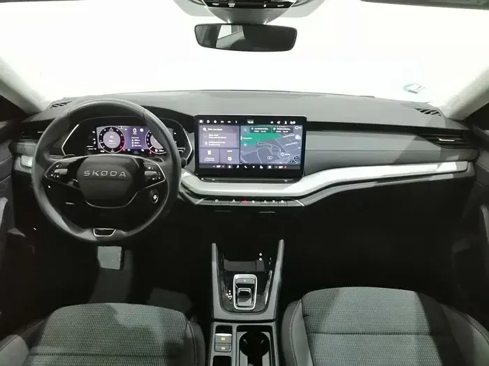 Usado Skoda Octavia Selection 150 CV (110 kW) 2025 Gris