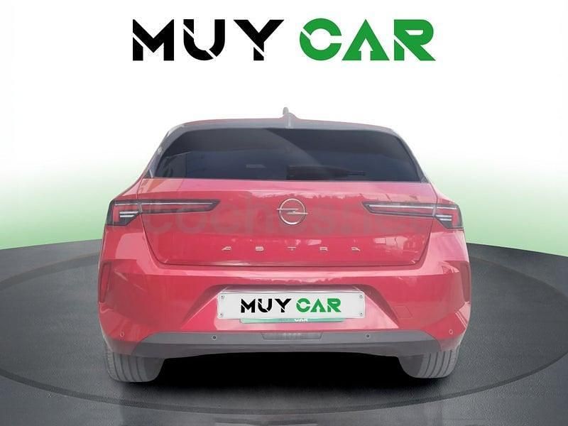 Usado Opel Astra Edition 110 CV (80 kW) 2023 Rojo Berlina