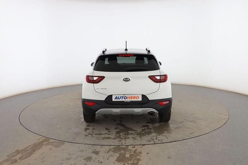 Usado Kia Stonic 85 CV (62 kW) 2018 Blanco SUV