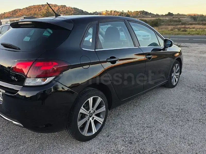Usado Citroën C4 Feel 120 CV (88 kW) 2015 Negro Utilitario