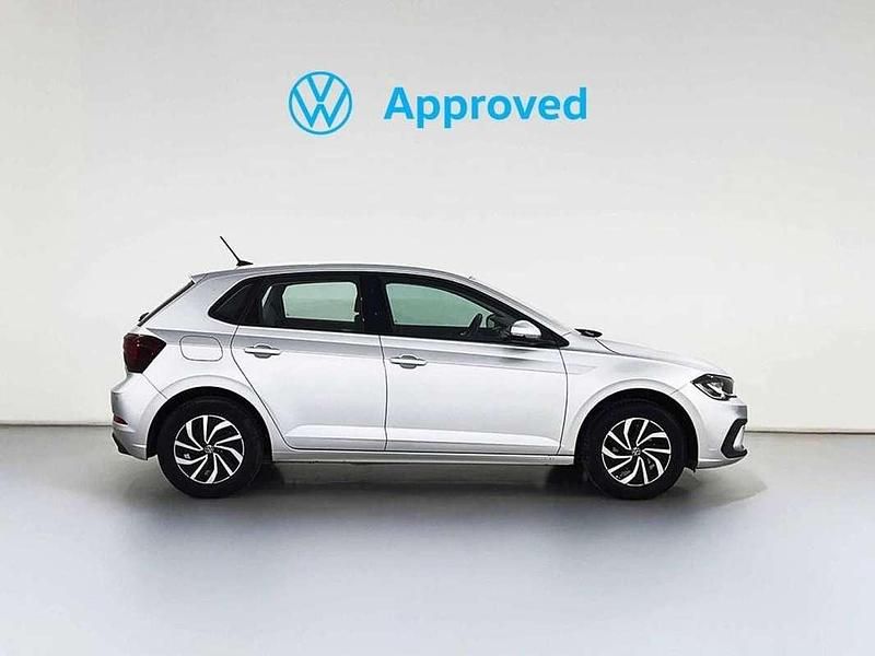 Käytetty VW Polo Life 95 HP (69 kW) 2024 Harmaa Viistoperä