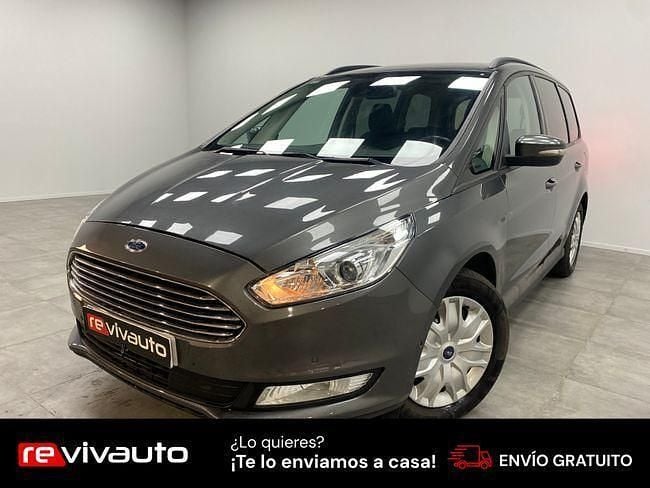 Usado Ford Galaxy Trend 120 CV (88 kW) 2017 Gris Monovolumen