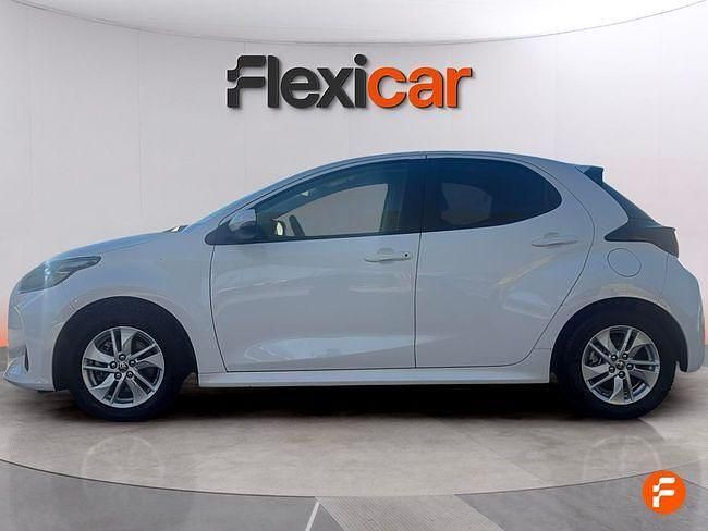 Usado Toyota Yaris Hybrid Business Edition 116 CV (85 kW) 2022 Blanco