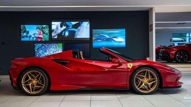 Usado Ferrari F8 729 CV (536 kW) 2022 Rojo Descapotable