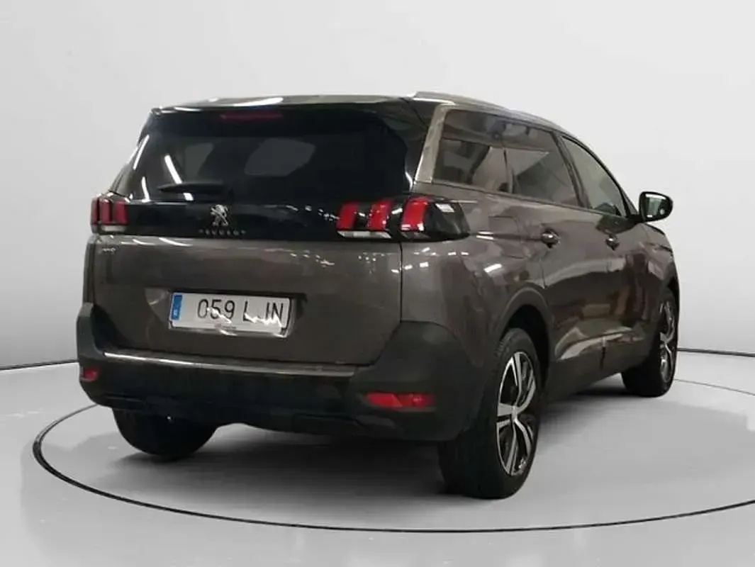 Usado Peugeot 5008 Allure 131 CV (96 kW) 2020 Gris SUV