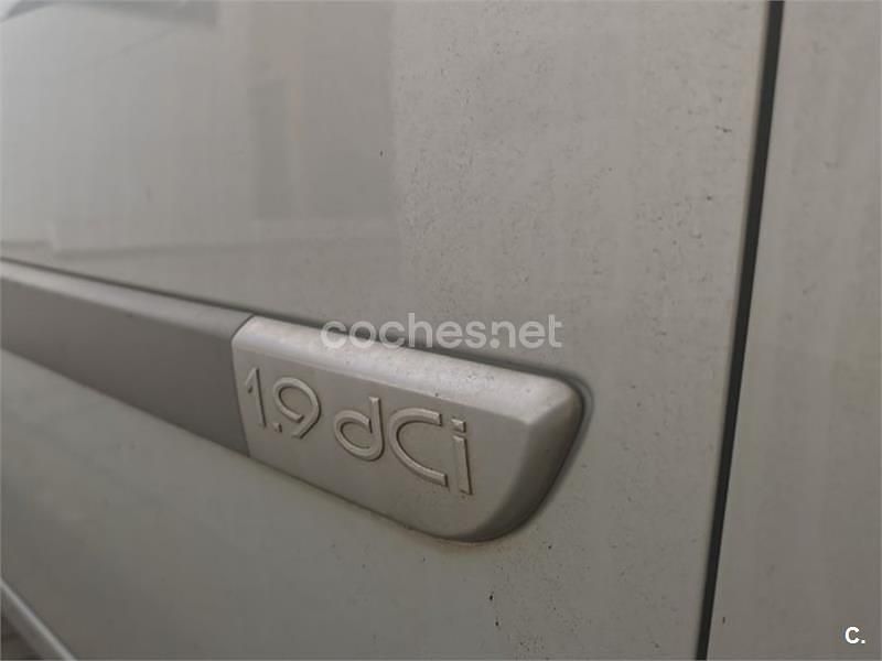 Usado Renault Mégane II Privilege 120 CV (88 kW) 2003 Gris / plata Berlina