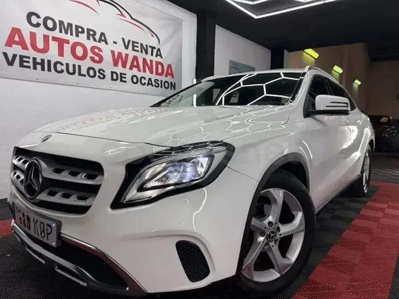Usado Mercedes GLA200 136 CV (100 kW) 2019 Blanco SUV