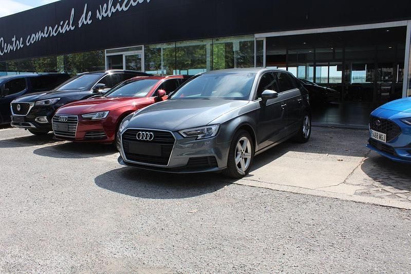 Gris Usado 2019 Audi A3 Comfort | 15.850 € - Imagen 1/4